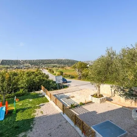 Semesterbostad Holiday Home Ante - Garden Terrace Kolan