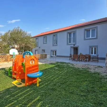 Hébergement de vacances Holiday Home Ante - Garden Terrace *